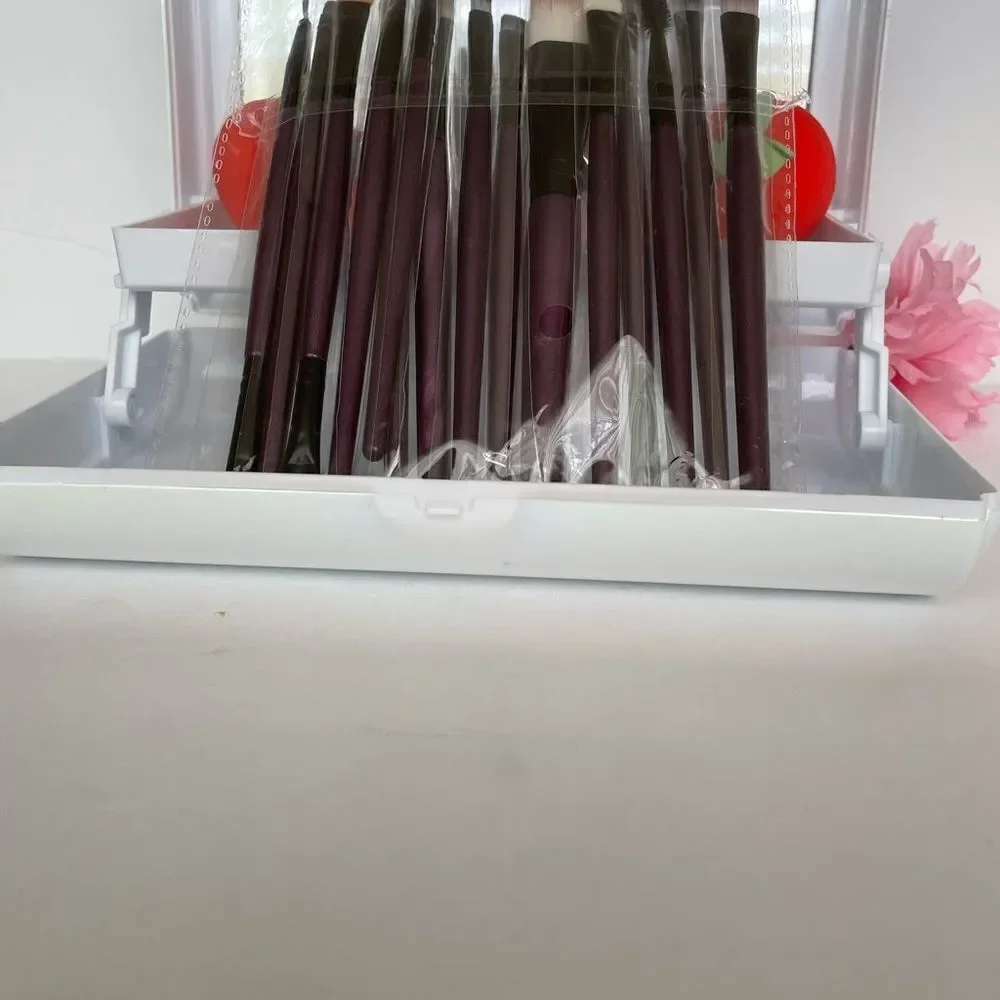 4 Piece‎ (including 14 piece brush set) Makeup Beauty Set